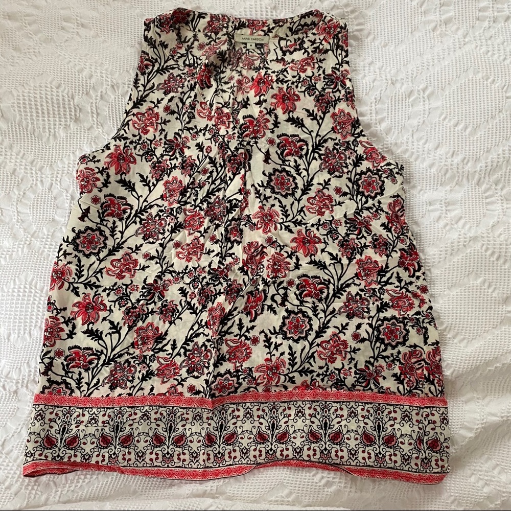Patterned sleeveless tunic top